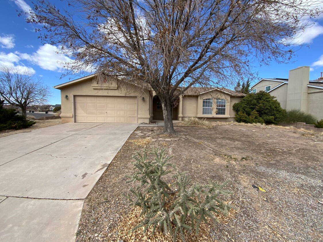 Foto principal - 3 Bedroom Single Story Home Available HWY ...