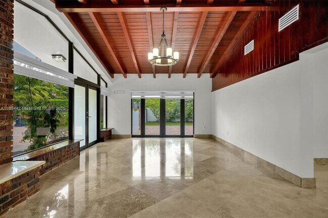 Foto del edificio - 6820 SW 86th Ave