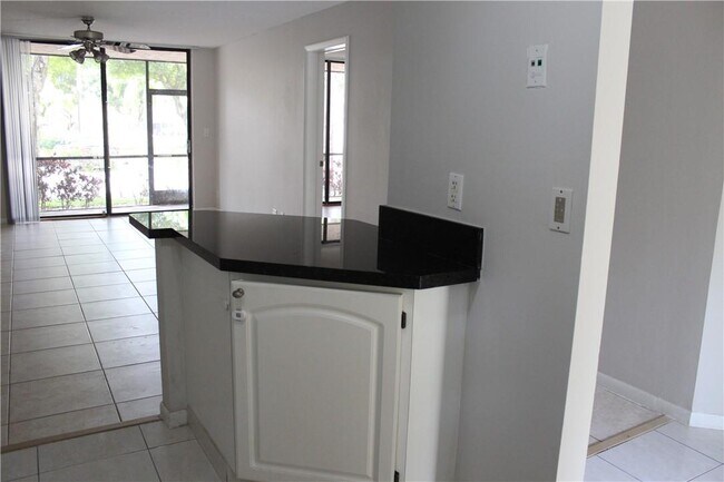 Foto del edificio - 1258 S Military Trail