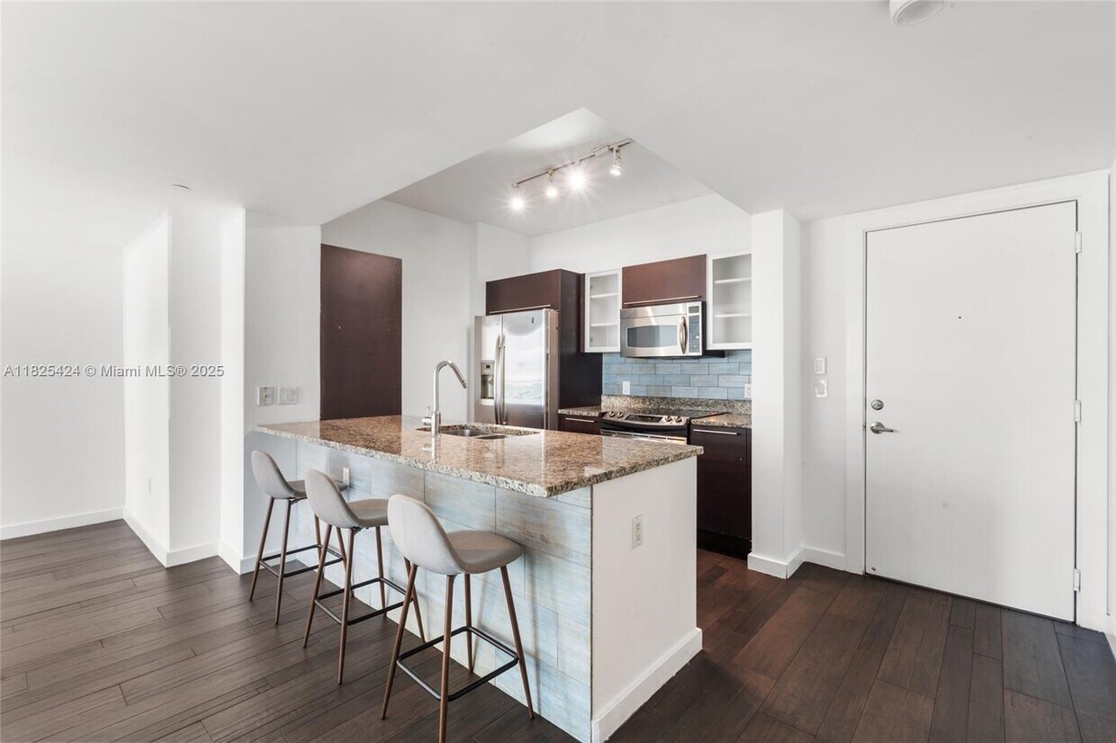 Primary Photo - 951 Brickell Ave