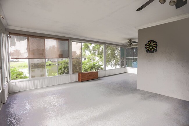 Foto del edificio - 2083 Windward Pass