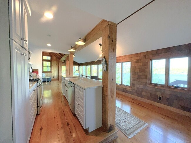 Building Photo - 26 Hemlock Trail