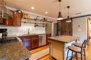 Building Photo - 880 Glendale Terrace NE