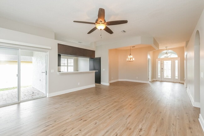 Building Photo - 9814 Cristina Dr