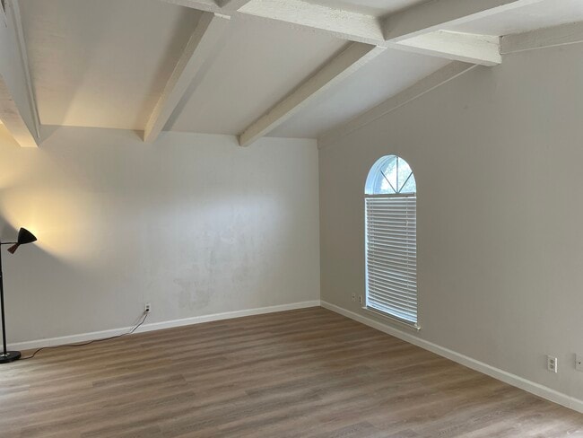 living room - 7201 Grand Canyon Dr