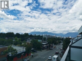 Building Photo - 209 E 20th Ave