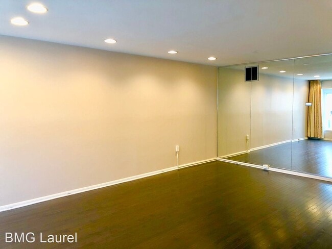 Building Photo - 3 br, 3.5 bath House - 7407 Swan Point Way