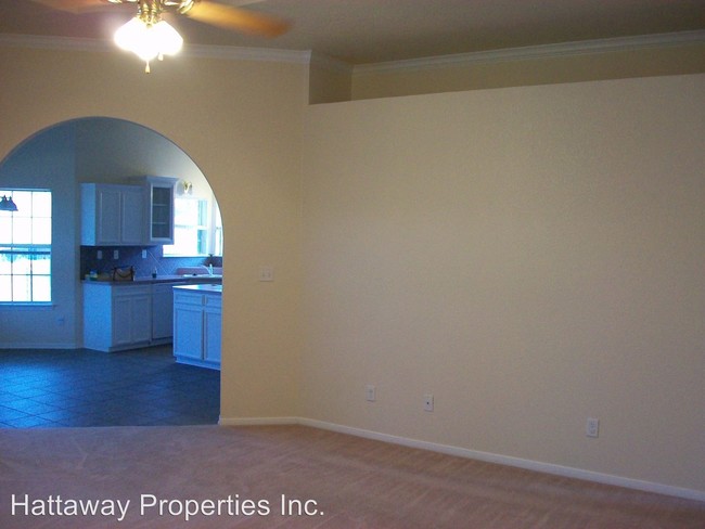 Building Photo - 4300 Rosebelle Ave
