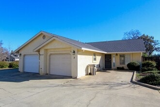 Building Photo - 847 Cally Ct