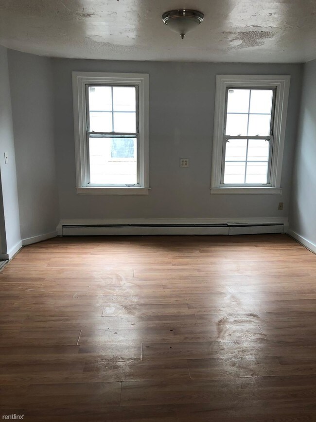 Building Photo - 4 br, 1 bath  - 369 Shelton Ave Fl 2