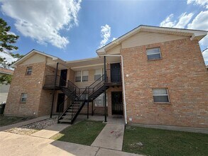 Building Photo - 2214 Katy Ln