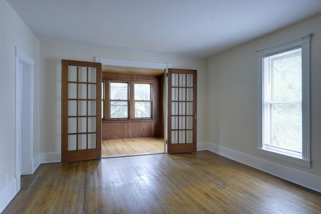 Bedroom/Sunroom - 2517 Monroe St NE