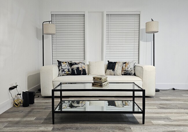 Foto del edificio - 1600 Orange Ave