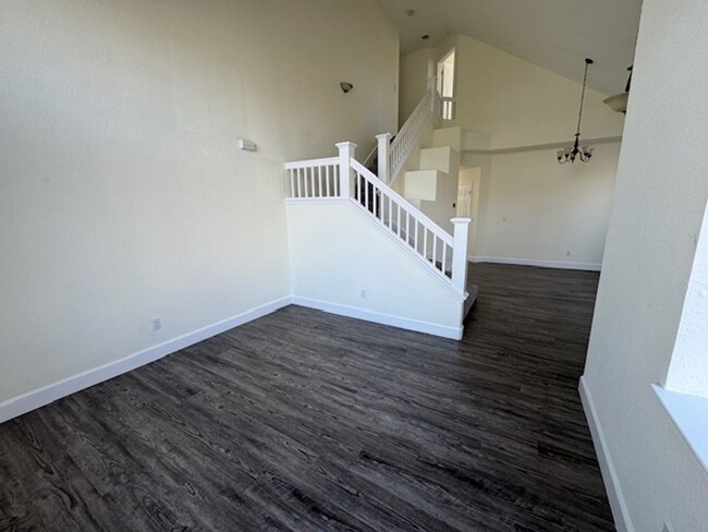 Building Photo - Beautiful 4 Bedroom House in Coffey Park A...