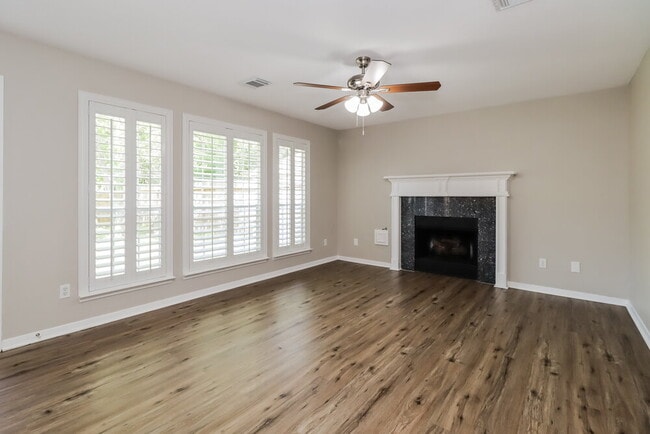 Building Photo - 26011 Bearborough Dr