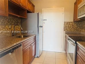 Photo - $2,290 2000 NE 135th St # 403