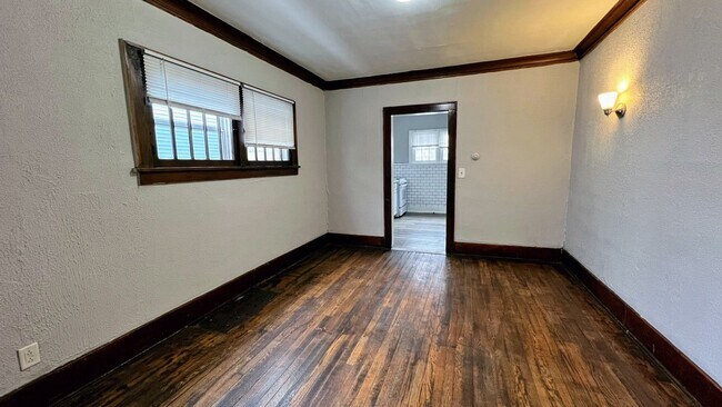Building Photo - 620 Lafayette Ave SE
