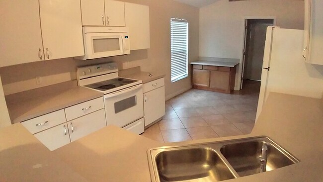Foto del edificio - 14528 Lake Price Dr