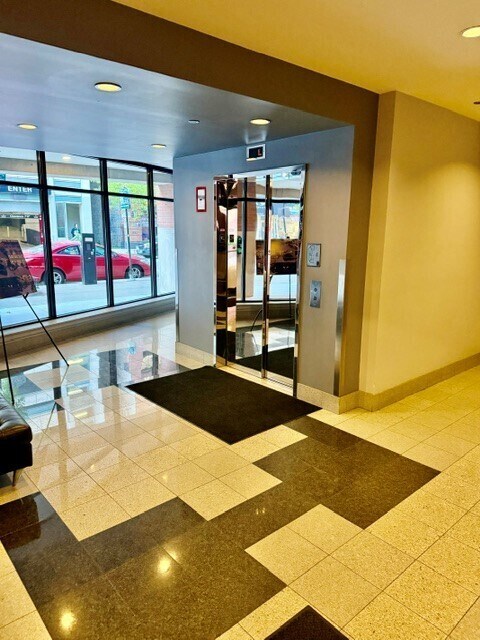 Foto del edificio - 333 W Hubbard St