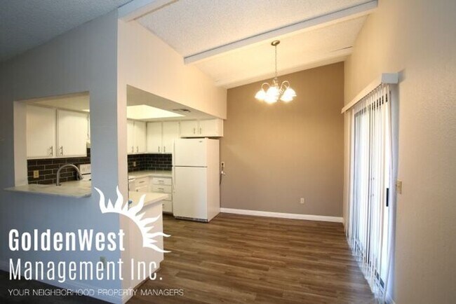 Foto del edificio - Beautiful 2Bdm 2Ba Upstairs Condo in the H...