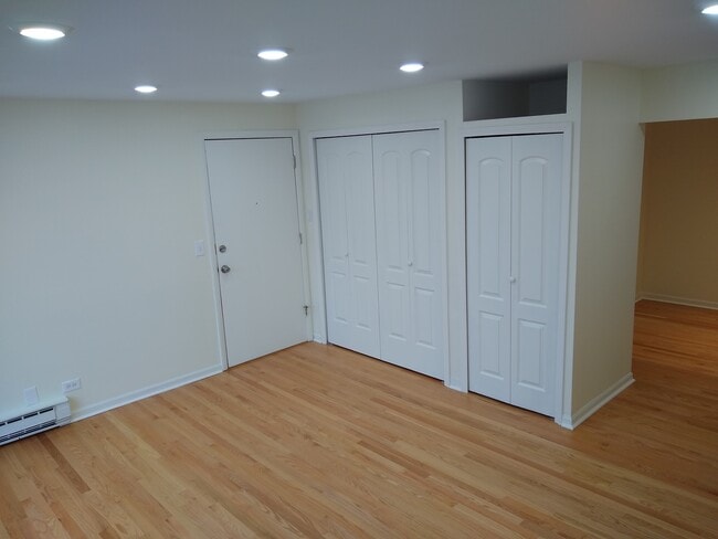 Building Photo - 5113 N East River Rd