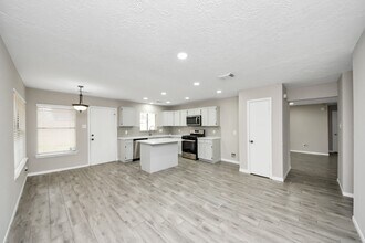 Building Photo - 4915 Pecan Grove Dr