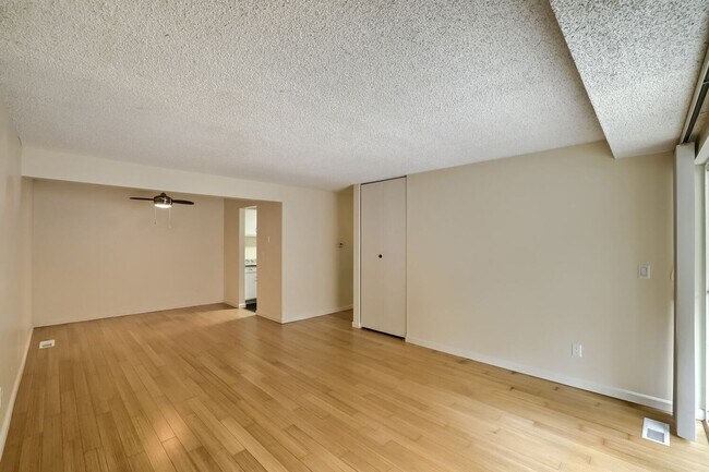 Foto del edificio - 9907 NE 124th St