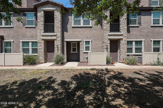 Foto del edificio - 2321 E Hidalgo Ave