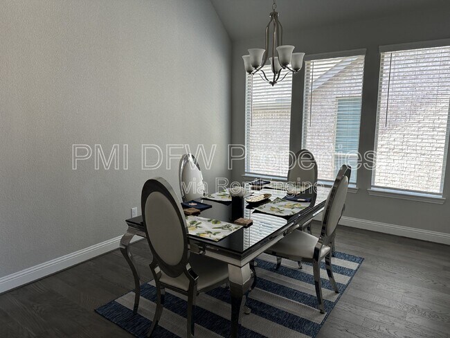 Foto del edificio - 2222 McMullin Dr