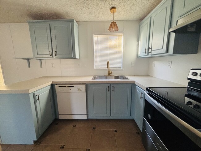 Foto del edificio - 7245 Fairbanks N H Rd