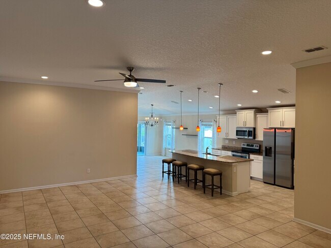 Building Photo - 96 Midway Park Dr