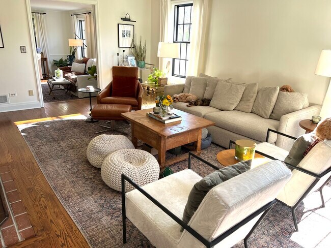 Foto del edificio - 1641 Ravine Ln