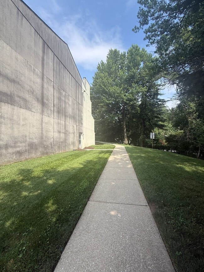 Building Photo - 80 Ashlar Hill Ct