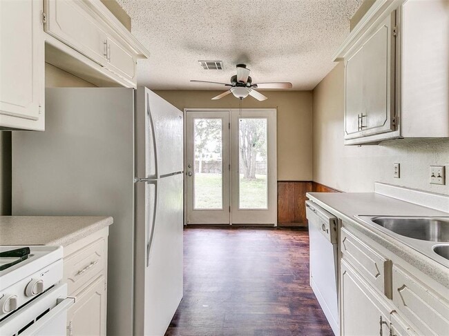 Foto del edificio - 1303 Homeland Ave