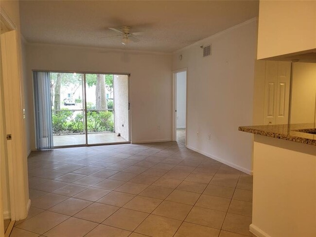 Foto del edificio - 11655 W Atlantic Blvd