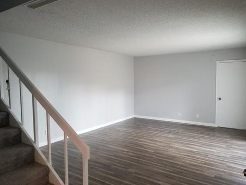 Building Photo - 402 Waterview Dr