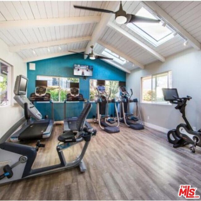 Foto del edificio - 6600 Beachview Dr