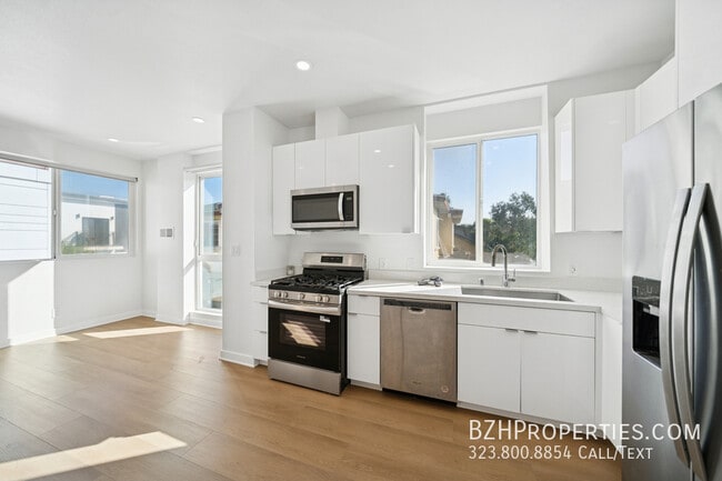 Photo - 4525 St Elmo Dr Apartment