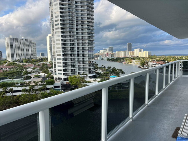 Foto del edificio - 20515 E Country Club Dr