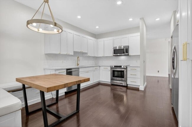 Photo - 10530 Lake Vista Cir Townhome