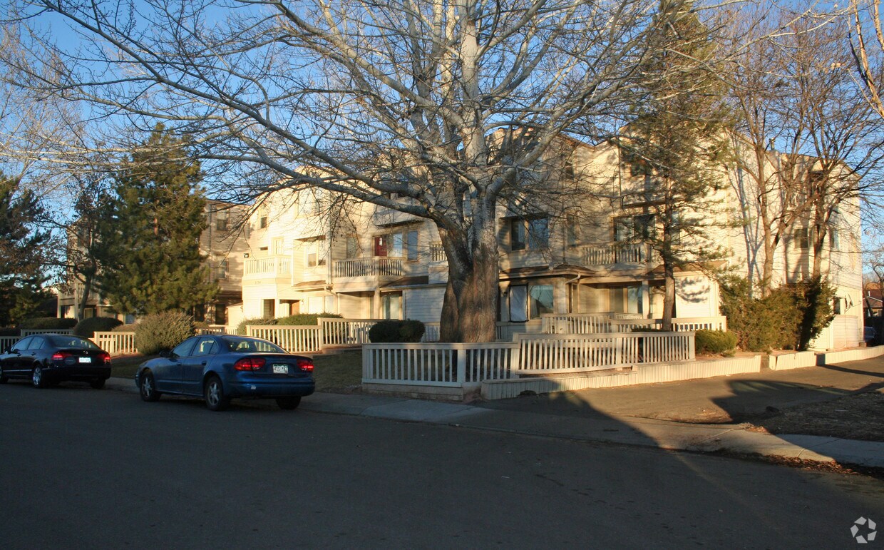 Building Photo - 2154 Dexter Dr
