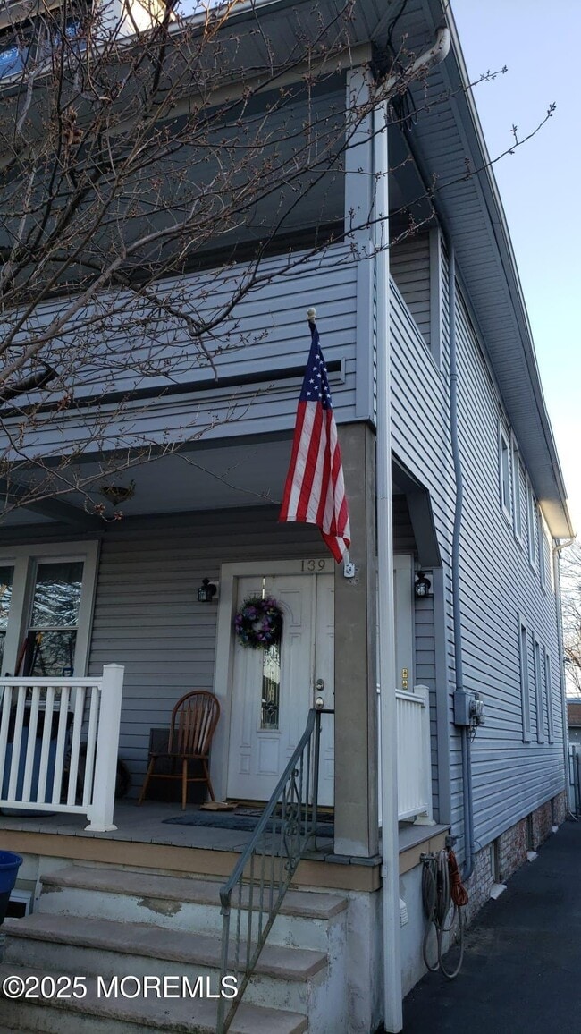 Building Photo - 139 Little St
