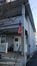 Building Photo - 139 Little St