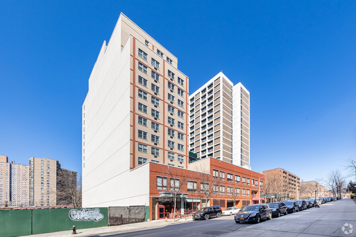 Primary Photo - 13739 45th Ave