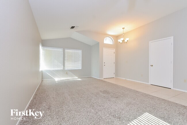 Building Photo - 5232 Velazco Ln
