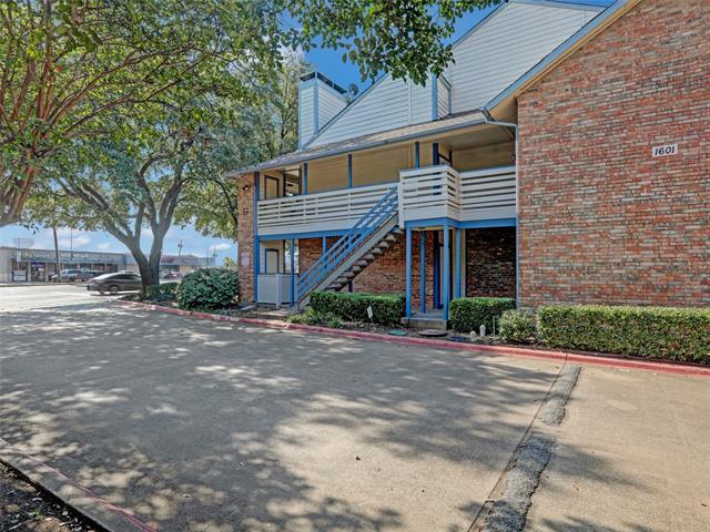 Building Photo - 1601 Marsh Ln