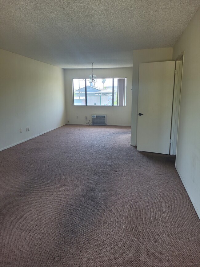 Foto del edificio - 1720 Bonnie Cove Ave