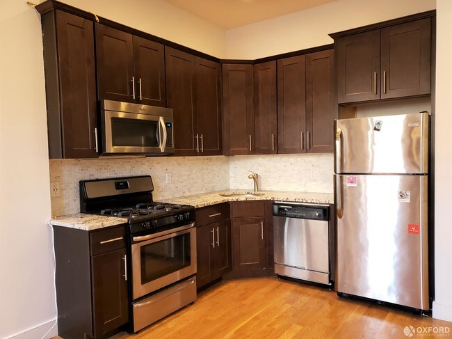 Building Photo - 147 Vanderbilt Avenue