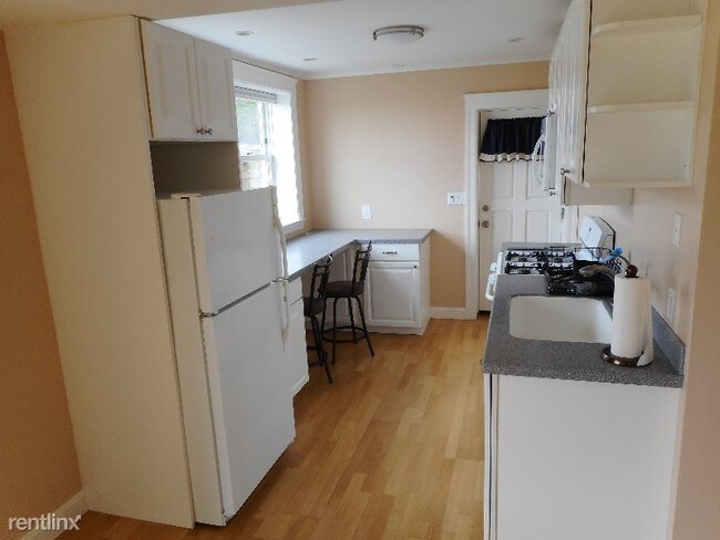 Building Photo - 1 br, 1 bath Apartment - 59 Keystone Way