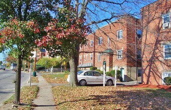 Building Photo - 950 Ludlow Ave